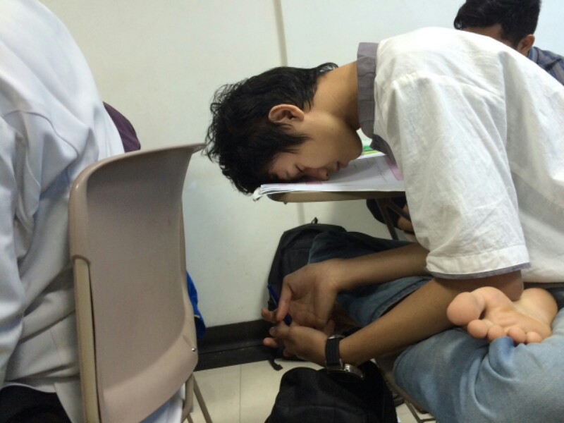 12 Alasan mahasiswa nggak mau duduk di kursi depan