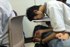 12 Alasan mahasiswa nggak mau duduk di kursi depan