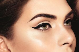 Tips memilih eyeliner sesuai warna mata kamu