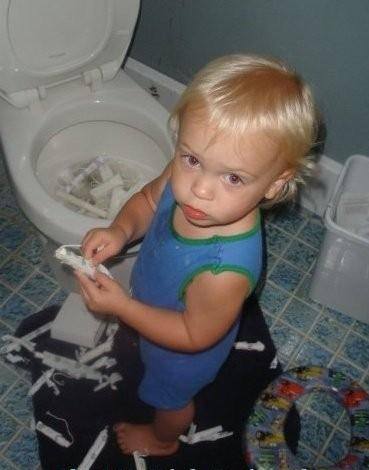 22 Tingkah bocah ini dijamin bikin kamu gemes, sumpah lucu!