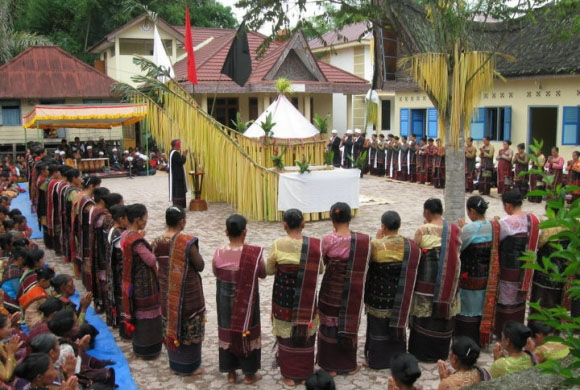 8 Ritual pemakaman unik ini hanya ada di Indonesia, kamu sudah tahu?