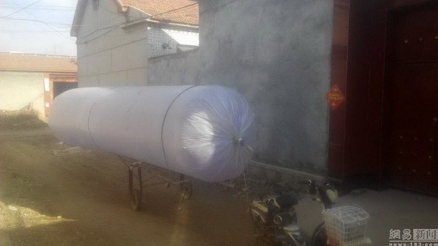 Di China ternyata gas elpijinya diwadahi pakai plastik, gile bener!