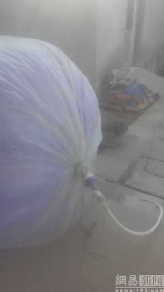 Di China ternyata gas elpijinya diwadahi pakai plastik, gile bener!