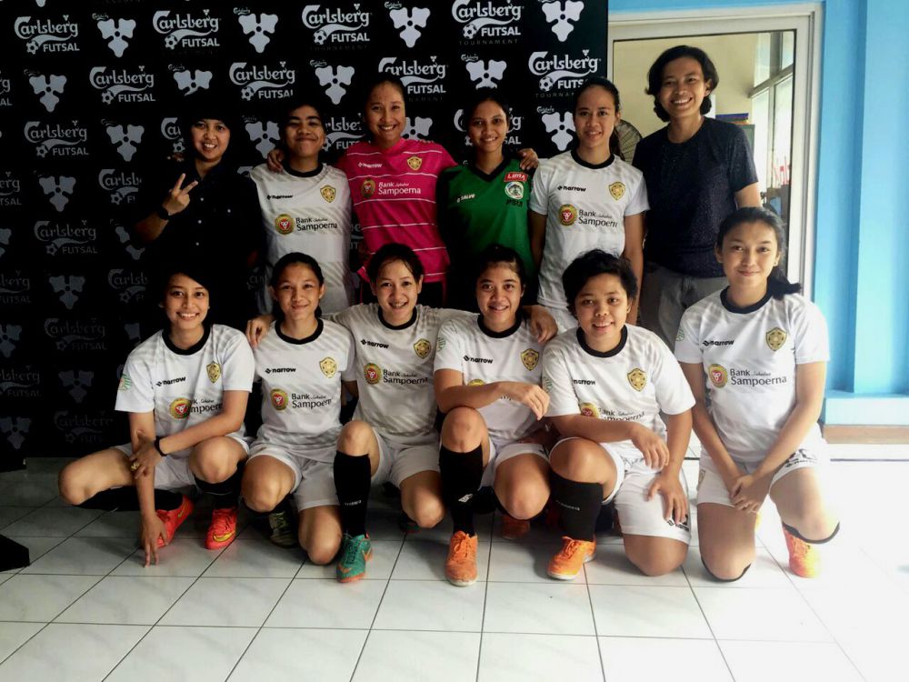 Mahasiswi sastra UI demam main futsal, kenapa ya? Mahasiswi sastra UI demam main futsal, kenapa ya?