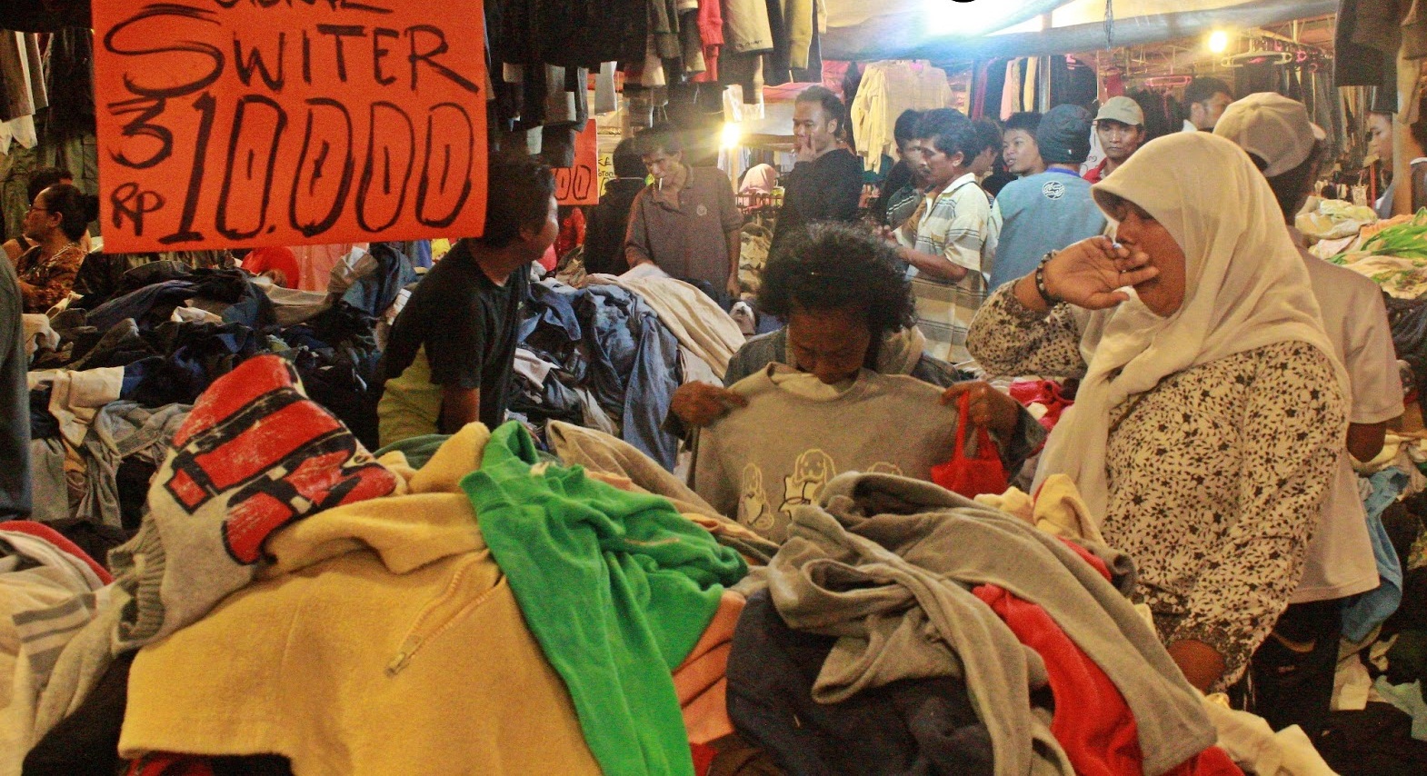 13 Tips asyik berburu pakaian bekas di awul-awul Sekaten Jogja 2015