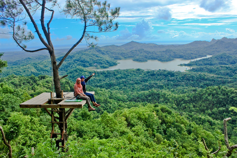 15 Spot ini suguhkan romantisnya Yogyakarta dari ketinggian, keren!