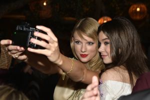 8 Pasangan selfie yang bakal mendatangkan 'love' follower di Instagram