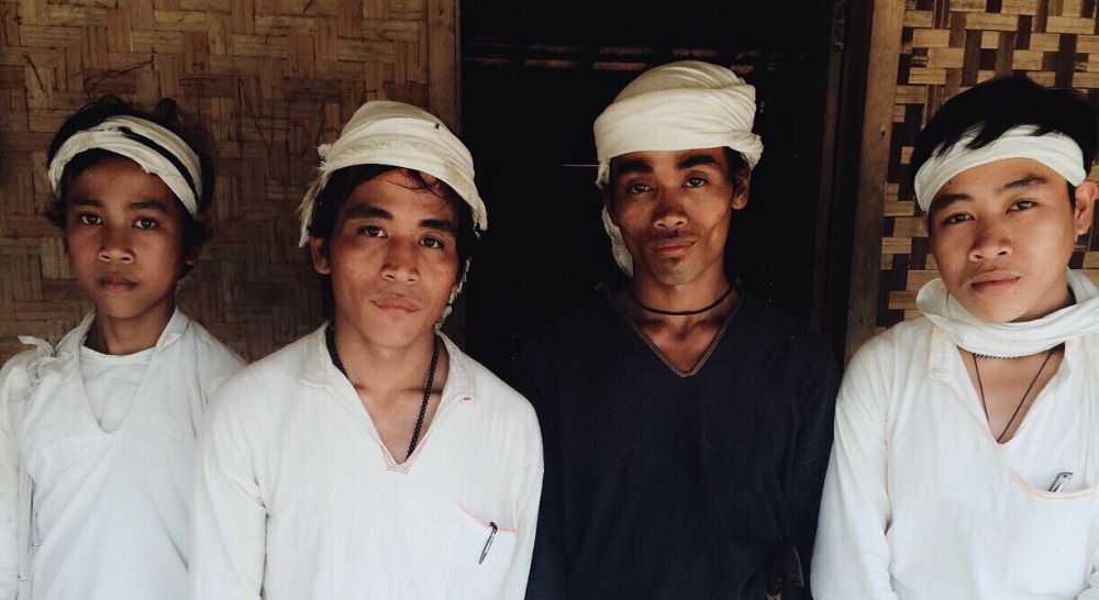 Di desa ini kamu bisa mandi telanjang di sungai tak usah takut diintip