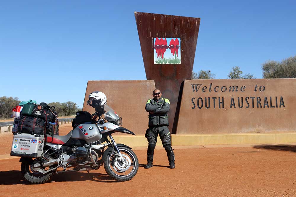 Cerita 'Kang JJ' sukses kelilingi 97 negara dengan sepeda motor, wow!