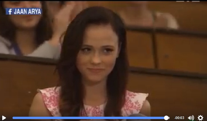 Cara pemuda ini menyatakan cinta bikin cewek tak bisa menolak