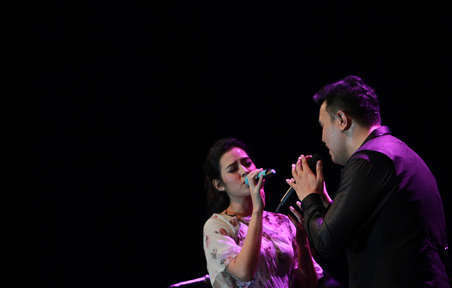 Raisa dan Tulus menjadi musisi terpopuler 2015 versi Guvera