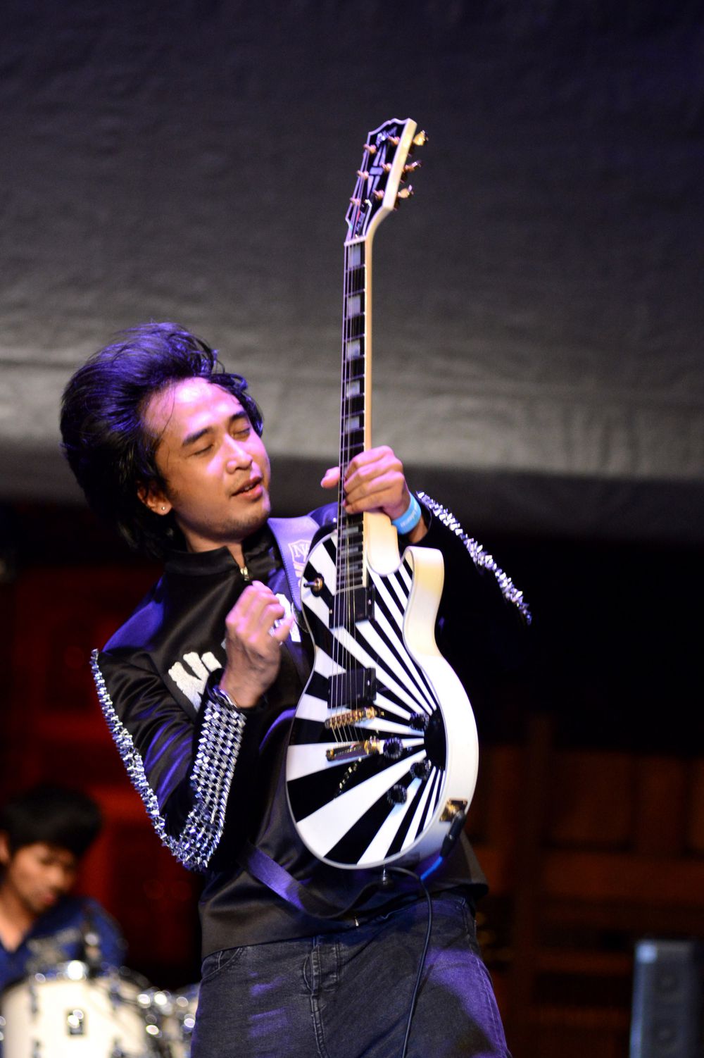 20 Gitaris top ini asli Indonesia, salah satunya pasti idola kamu!