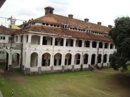 20 Tempat ini identik dengan kemunculan hantu, kamu pernah mengalami?