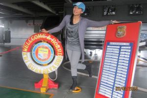 Kisah Ejie, traveler cewek pernah numpang ambulans sampai kapal perang