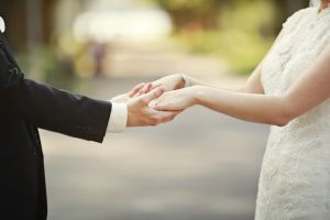 Dipaksa menikahi anak bos atau PHK? Fikri dirundung kegalauan