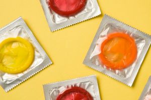 Profesor India temukan kondom cegah HIV, tetap berfungsi meski sobek