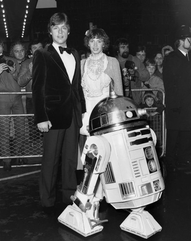 15 Transformasi pemeran film Star Wars dulu & sekarang, keren banget! 15 Transformasi pemeran film Star Wars dulu & sekarang, keren banget!