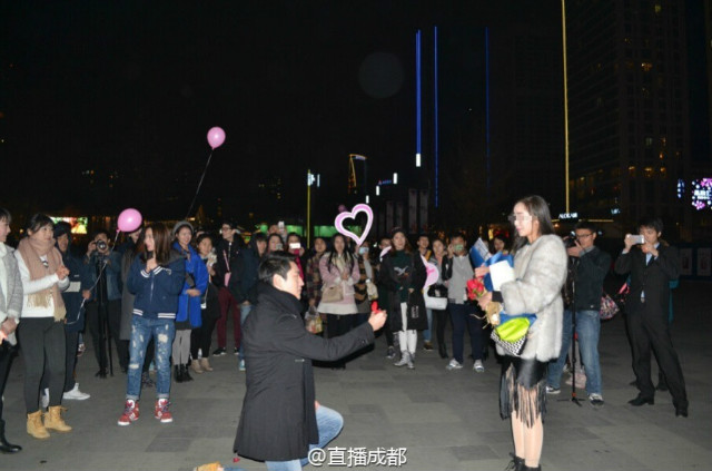 Sedihnya pria ini, gagal melamar kekasihnya akibat cincin kekecilan Sedihnya pria ini, gagal melamar kekasihnya akibat cincin kekecilan