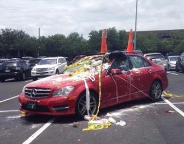 20 Karma ini bakal dirasakan orang yang parkir mobil sembarangan!