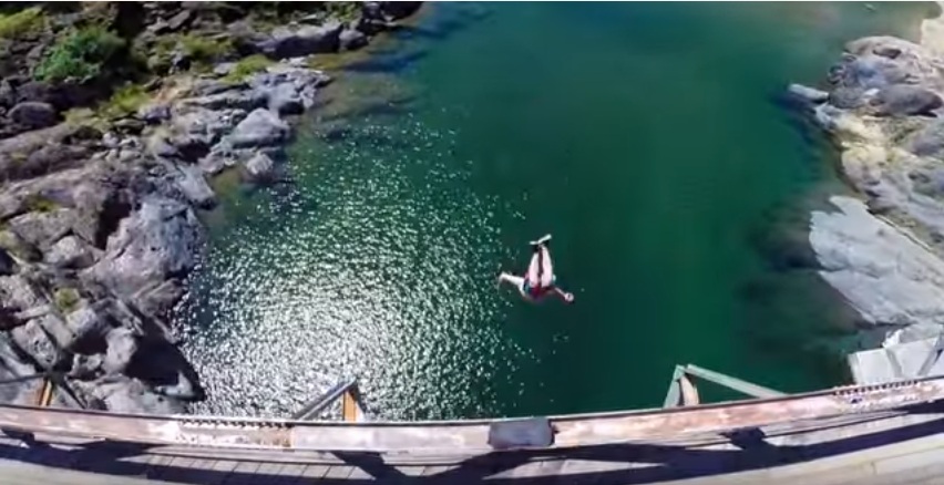 Bukan sulap! Ini aksi-aksi paling ekstrem & mengagumkan selama 2015