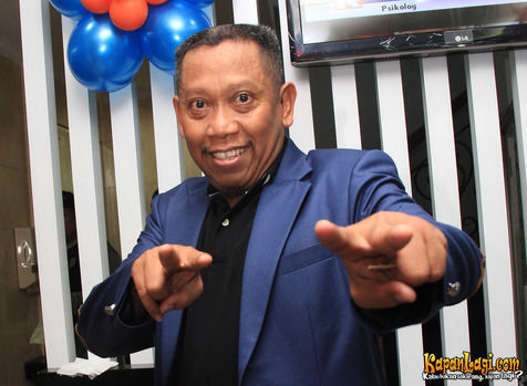 10 Artis ini justru terkenal karena pakai logat daerah, salut! 10 Artis ini justru terkenal karena pakai logat daerah, salut!