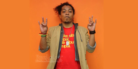 10 Artis ini justru terkenal karena pakai logat daerah, salut! 10 Artis ini justru terkenal karena pakai logat daerah, salut!