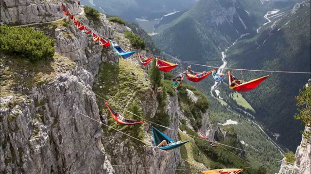 20 Aksi esktrem Hammockers ini dijamin bikin kamu melongo, keren!