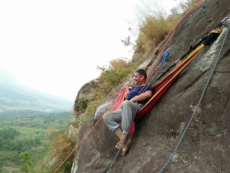 20 Aksi esktrem Hammockers ini dijamin bikin kamu melongo, keren!