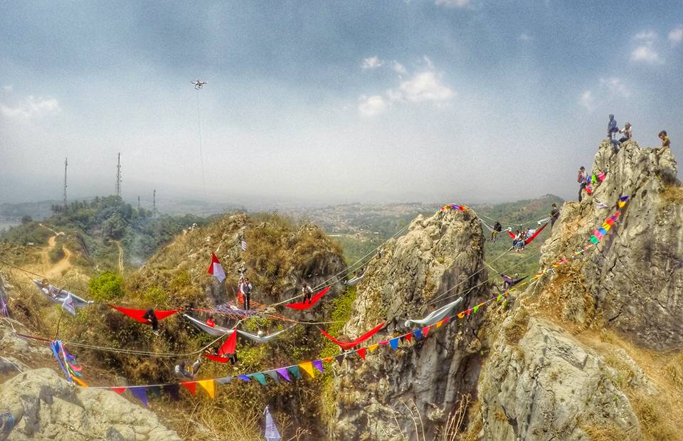 20 Aksi esktrem Hammockers ini dijamin bikin kamu melongo, keren! 20 Aksi esktrem Hammockers ini dijamin bikin kamu melongo, keren!