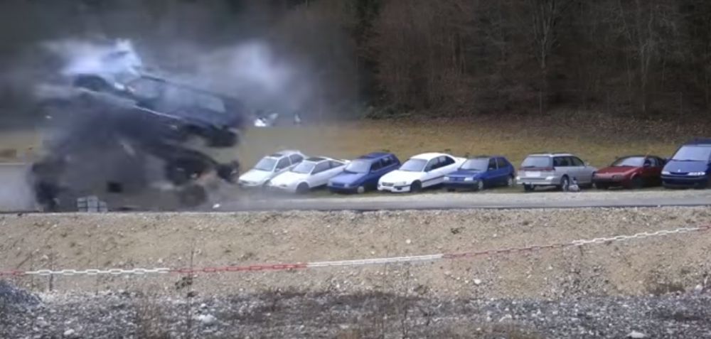  Ini yang terjadi pada mobilmu saat tabrakan dengan kecepatan tinggi