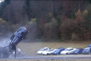  Ini yang terjadi pada mobilmu saat tabrakan dengan kecepatan tinggi