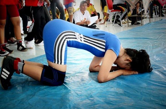 Sering berkelahi saat SMP, gadis cantik ini kini jadi pegulat  Sering berkelahi saat SMP, gadis cantik ini kini jadi pegulat