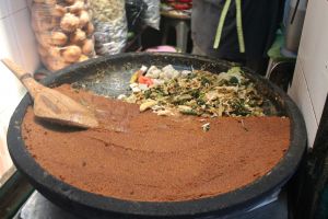 Lotek legendaris porsi jumbo ini nikmatnya minta ampun, cobain ya!