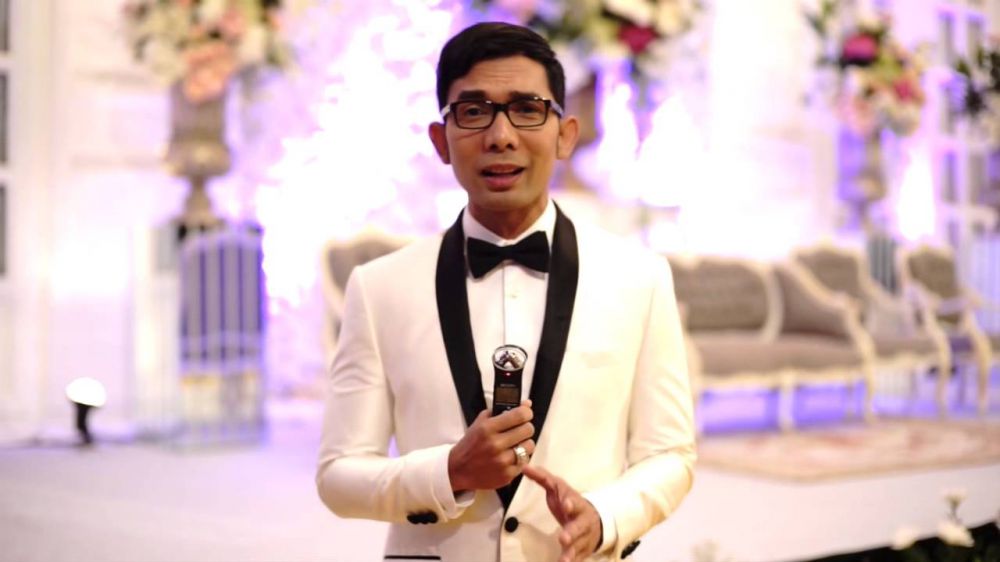 Kalau lihat 15 orang ini pasti kamu teringat gosip artis, bener nggak?