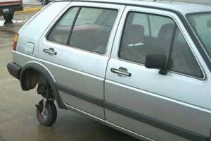 12 Modifikasi mobil paling bikin 'gagal paham', ada yang mau naik? 