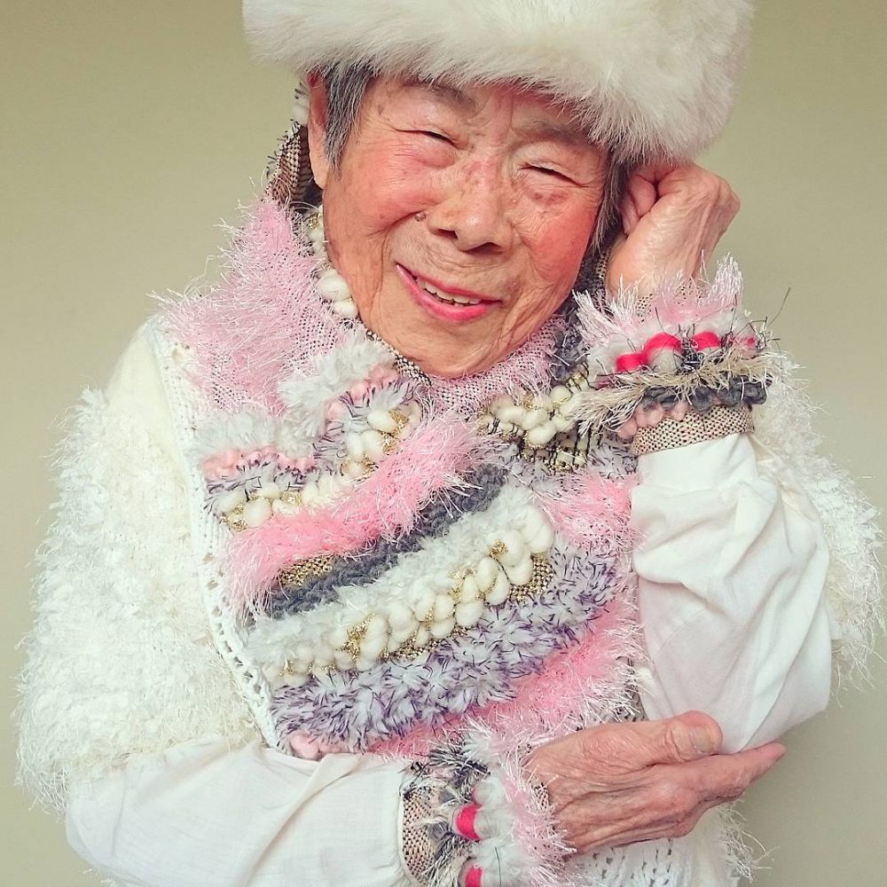 Nenek 93 Tahun Ini Pd Banget Jadi Model Pakaian Cucunya