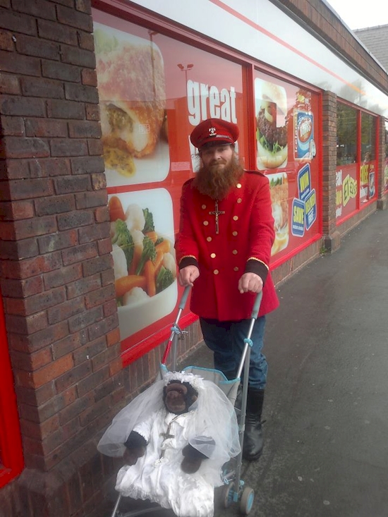 14 Foto penampilan aneh yang sukses jadi pusat perhatian, wow!  14 Foto penampilan aneh yang sukses jadi pusat perhatian, wow!