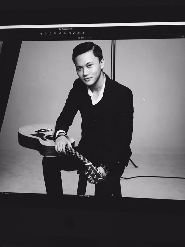 Tak cuma ganteng, suara emas anak Sule ini dijamin bikin baper cewek! 