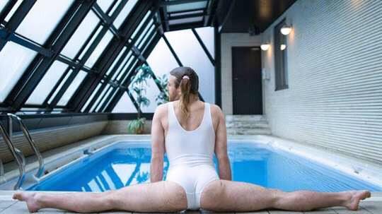 Cowok ini ngebet banget jadi feminin, dan hasilnya bikin ketawa ngakak