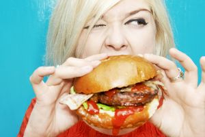 Selain kegemukan, ini yang terjadi jika kamu terlalu banyak makan