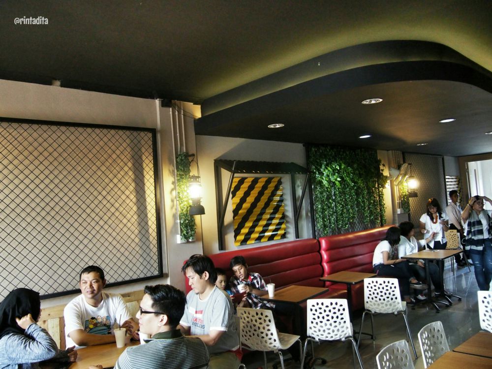 Cari tempat hangout ala internasional di Depok? Ini rekomendasi buatmu