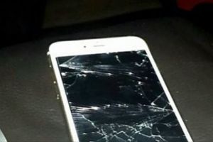 Tak bersyukur dibelikan ibunya iPhone, anak ini kena karmanya!