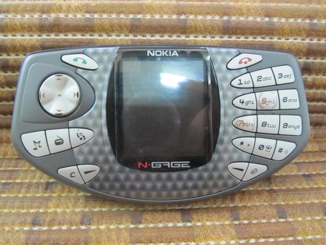 Wah, handphone lawas buruan kolektor ini dibanderol sampai Rp 5 juta