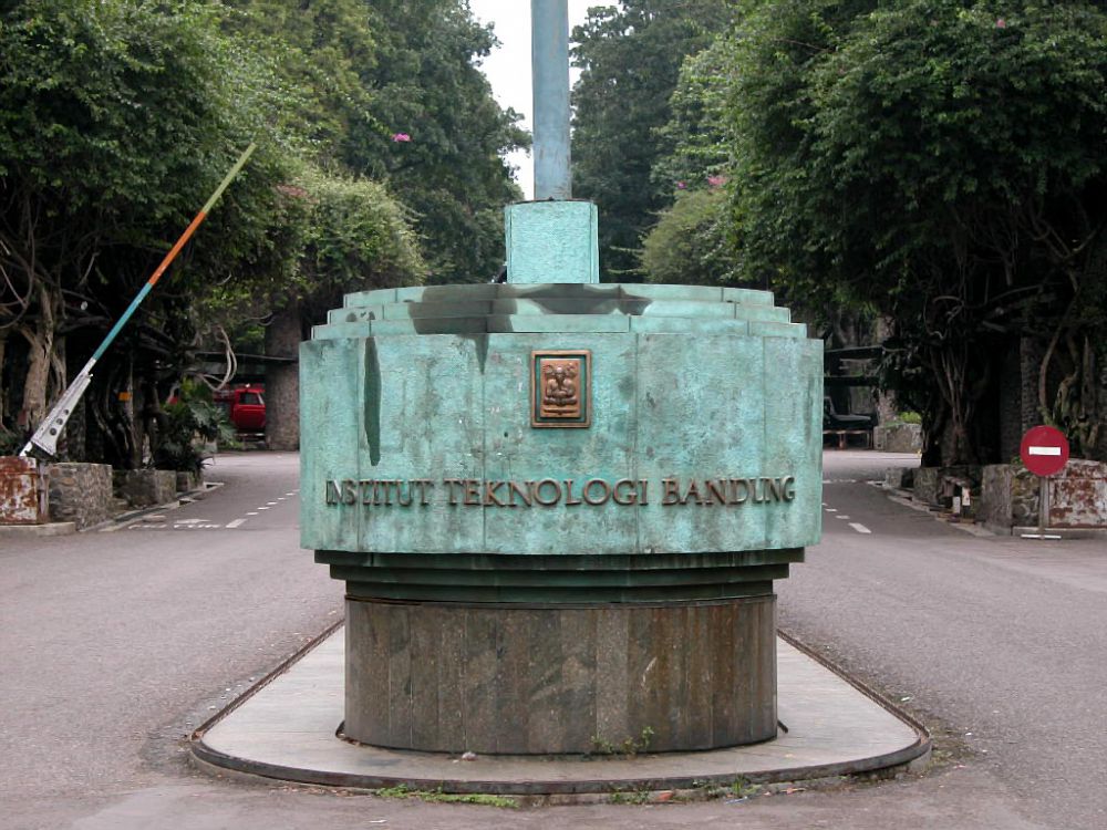 8 Wisata misteri di Bandung ini akan menguji nyalimu, berani? 8 Wisata misteri di Bandung ini akan menguji nyalimu, berani?