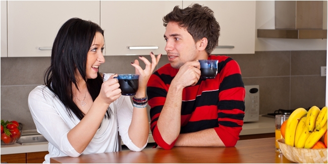 9 Keunggulan cowok pendiam yang nggak boleh diremehkan cewek