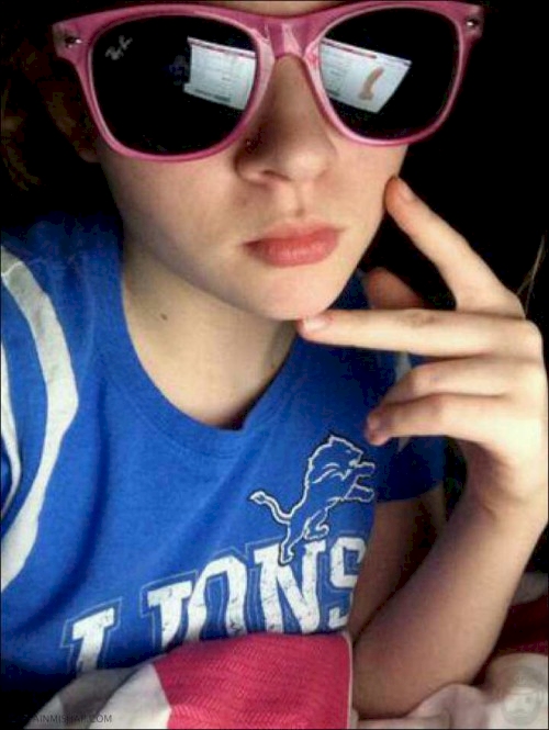 16 Kejadian tak terduga jika kamu selfie nggak tahu tempat, malu deh!