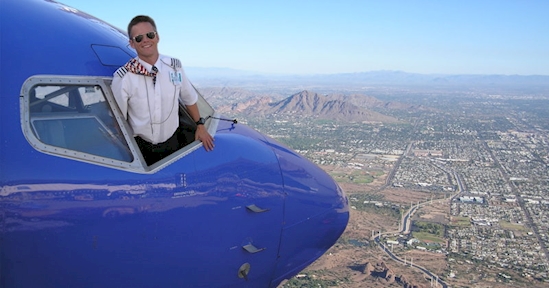 16 Kejadian tak terduga jika kamu selfie nggak tahu tempat, malu deh!