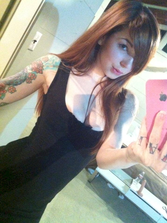 16 Kejadian tak terduga jika kamu selfie nggak tahu tempat, malu deh!