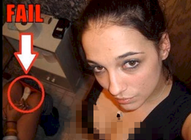 16 Kejadian tak terduga jika kamu selfie nggak tahu tempat, malu deh!