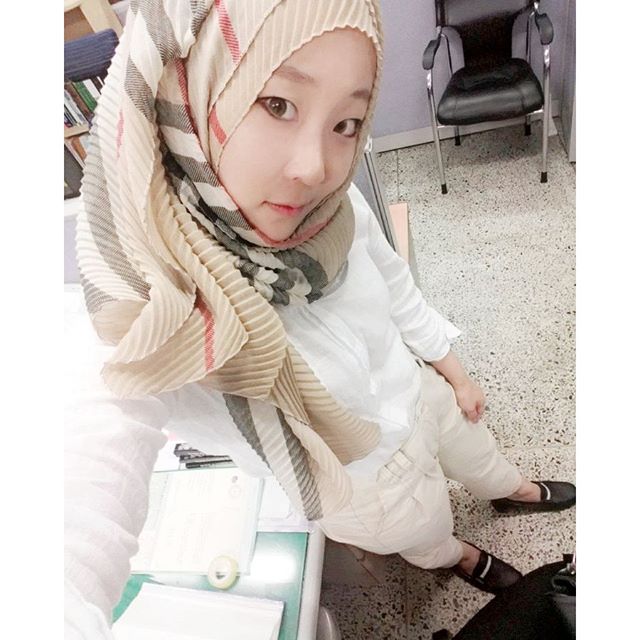 Sudah cantik dan berhijab, gadis Korea ini juga mengajar bahasa Arab